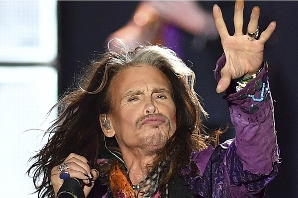 Így Mutatta Meg Steven Tyler Hogy Nem Rúghatják Ki Az Aerosmith Ből Rockbookhu 4338